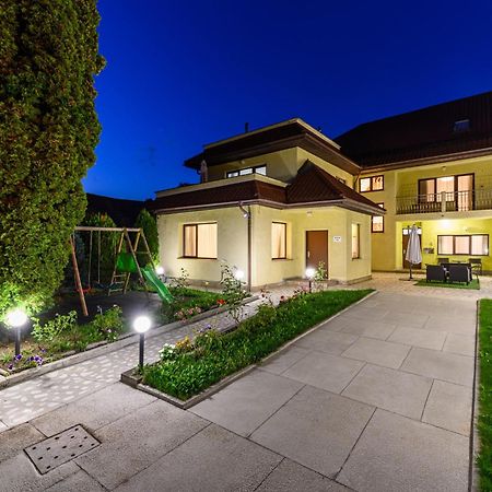 Cedrus Boutique Hotel Brasov Exterior photo
