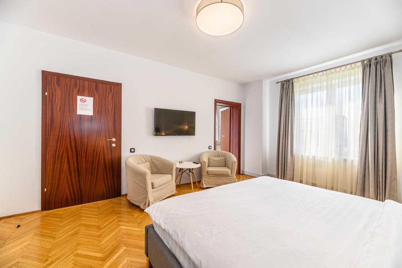 Cedrus Boutique Hotel Brasov Exterior photo