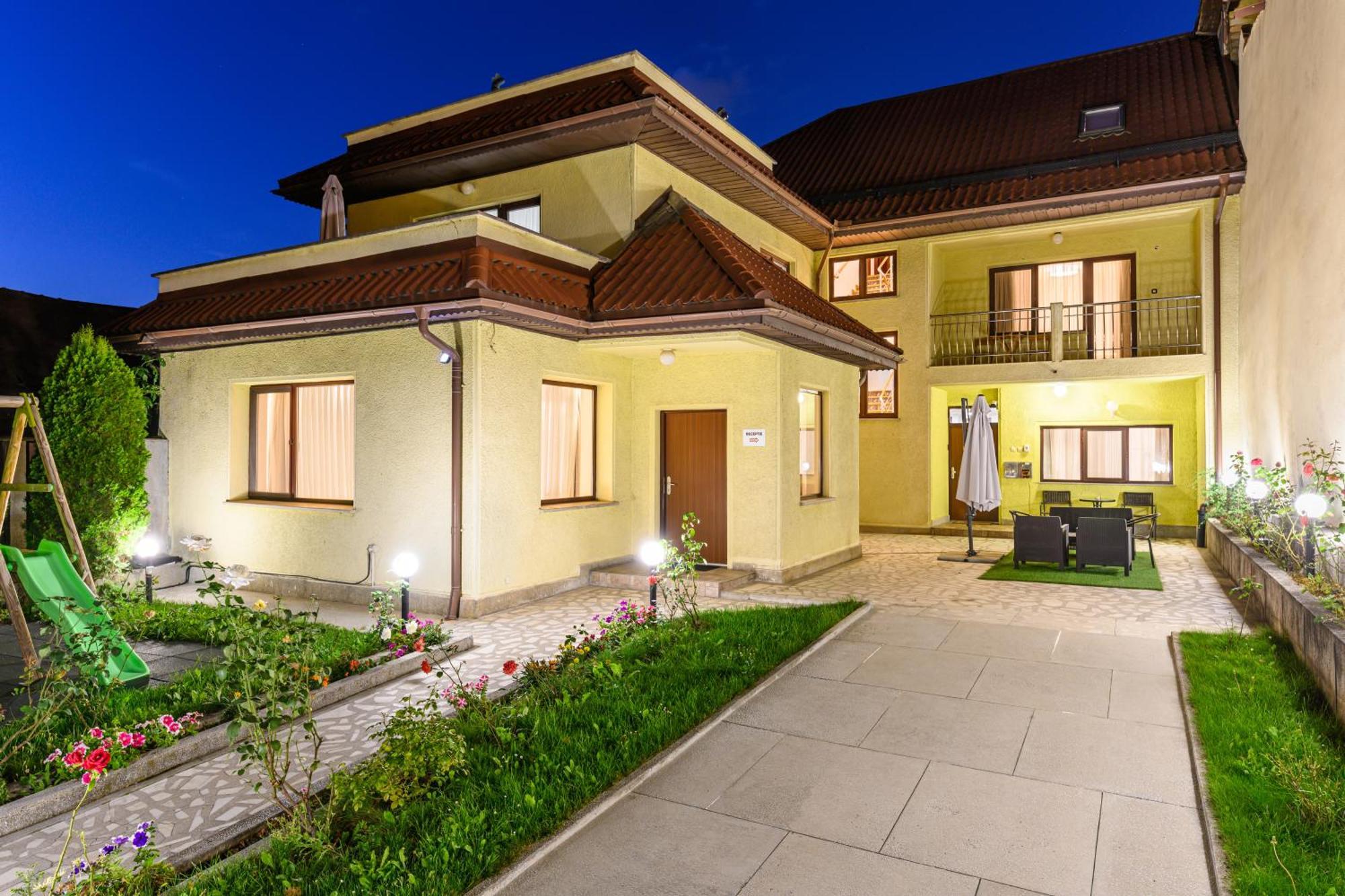 Cedrus Boutique Hotel Brasov Exterior photo