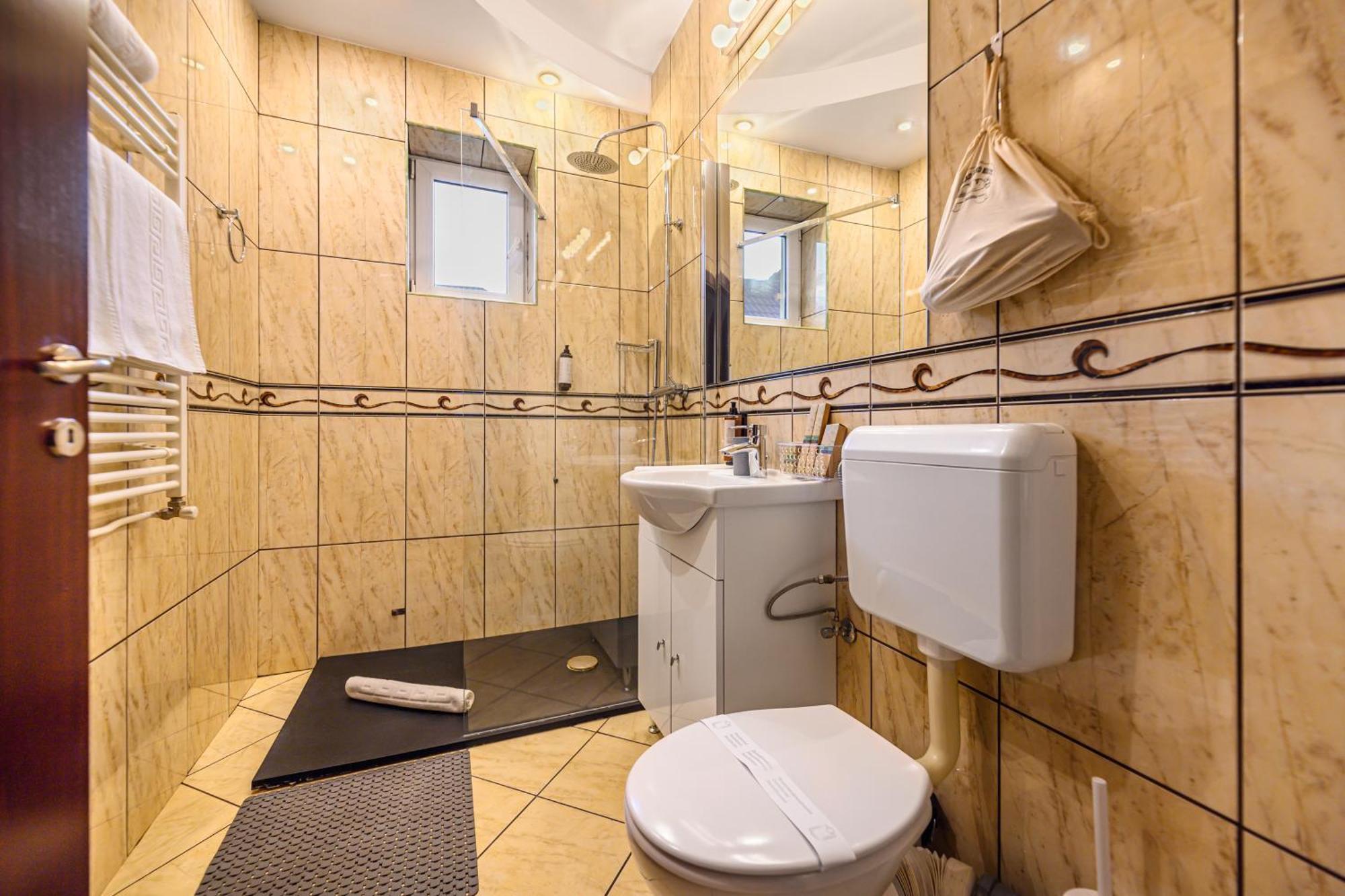 Cedrus Boutique Hotel Brasov Exterior photo