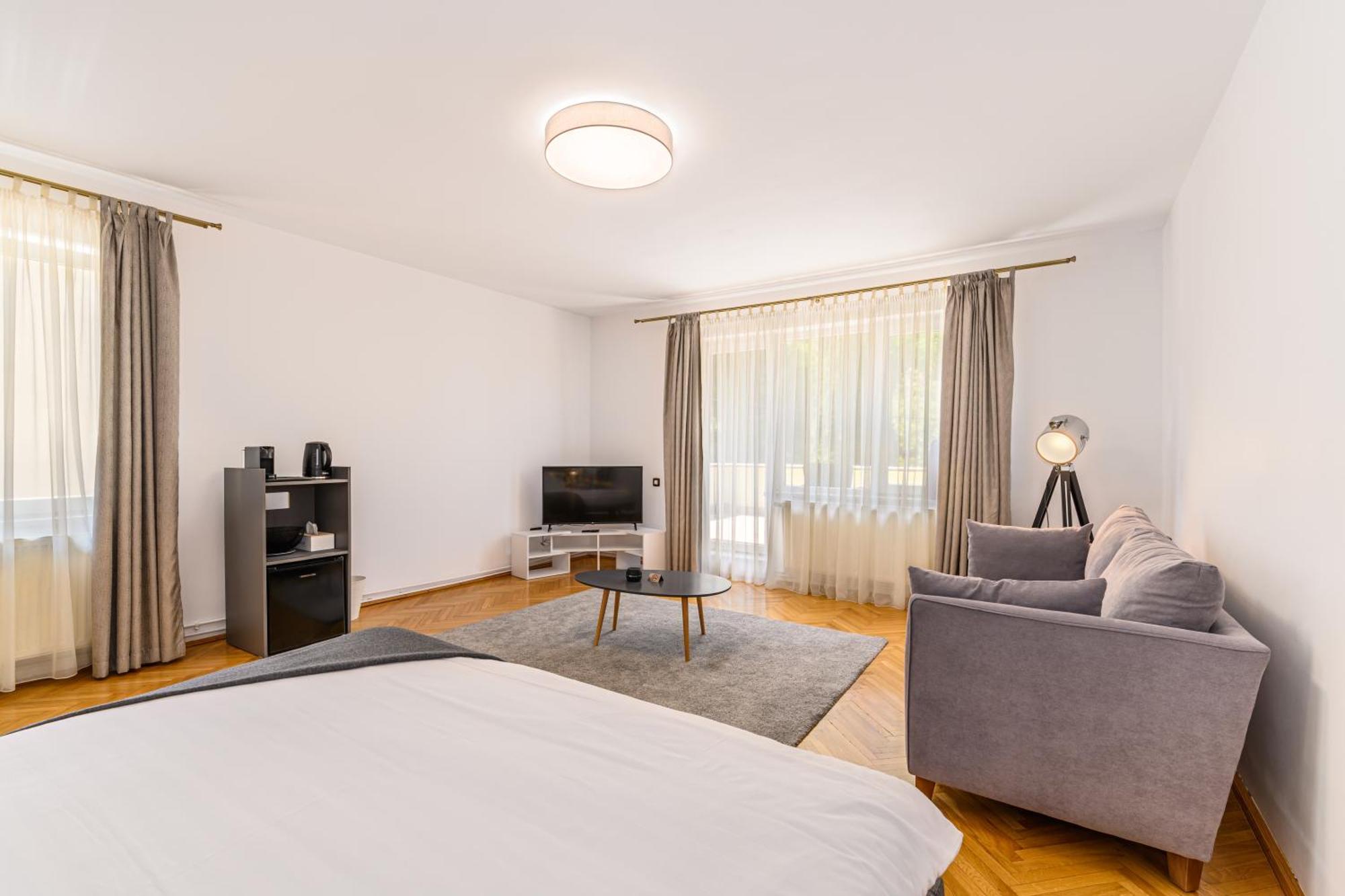 Cedrus Boutique Hotel Brasov Exterior photo